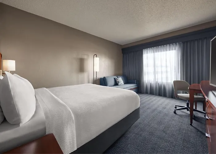 Courtyard By Marriott St. Louis Downtown West
