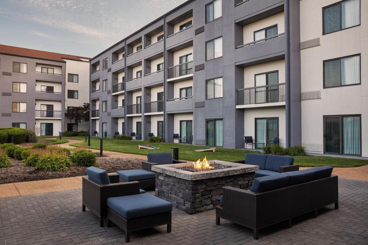 Courtyard By Marriott Downtown West 3*